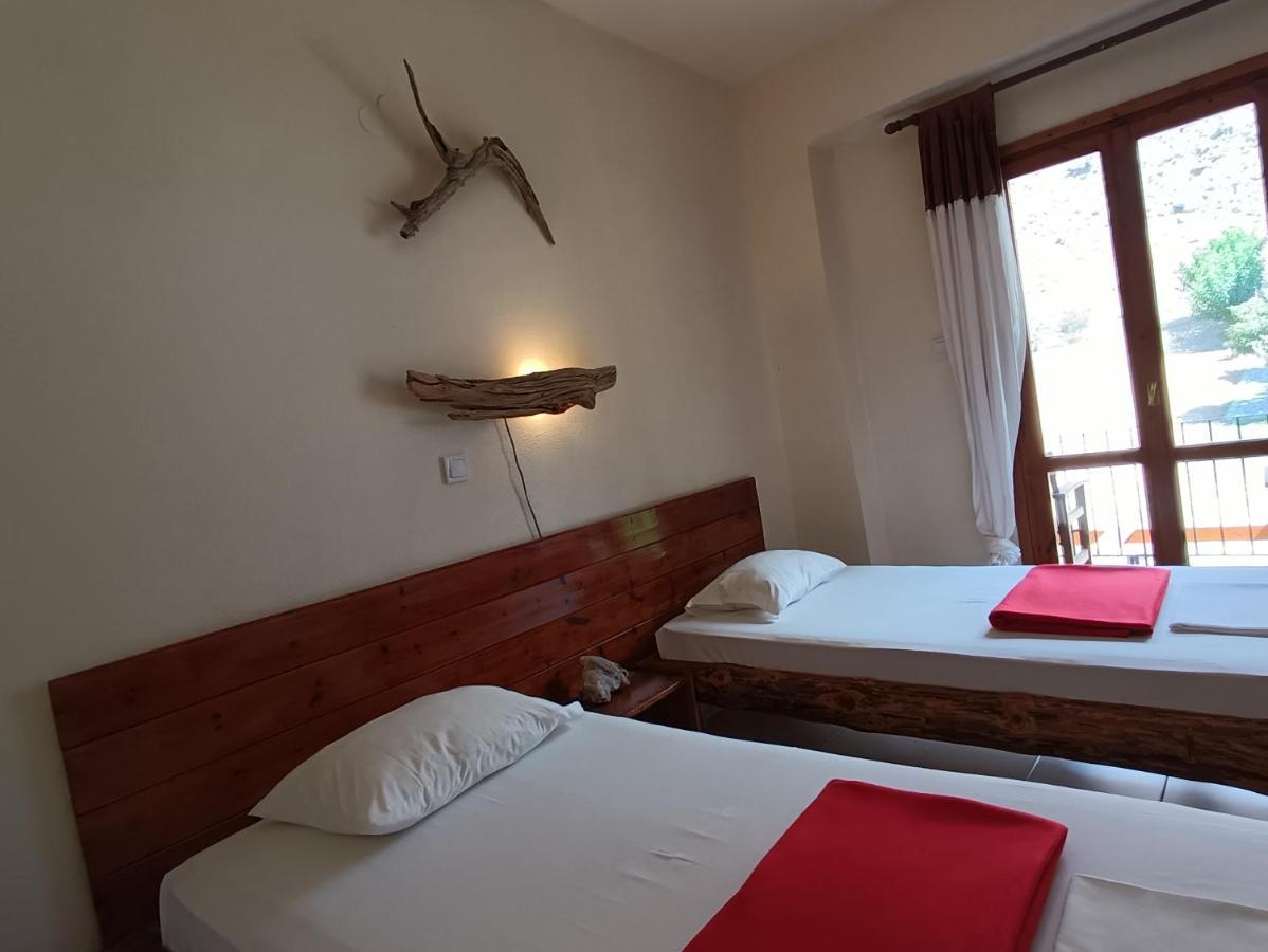 Pachnes Bed And Breakfast Agía Rouméli Extérieur photo