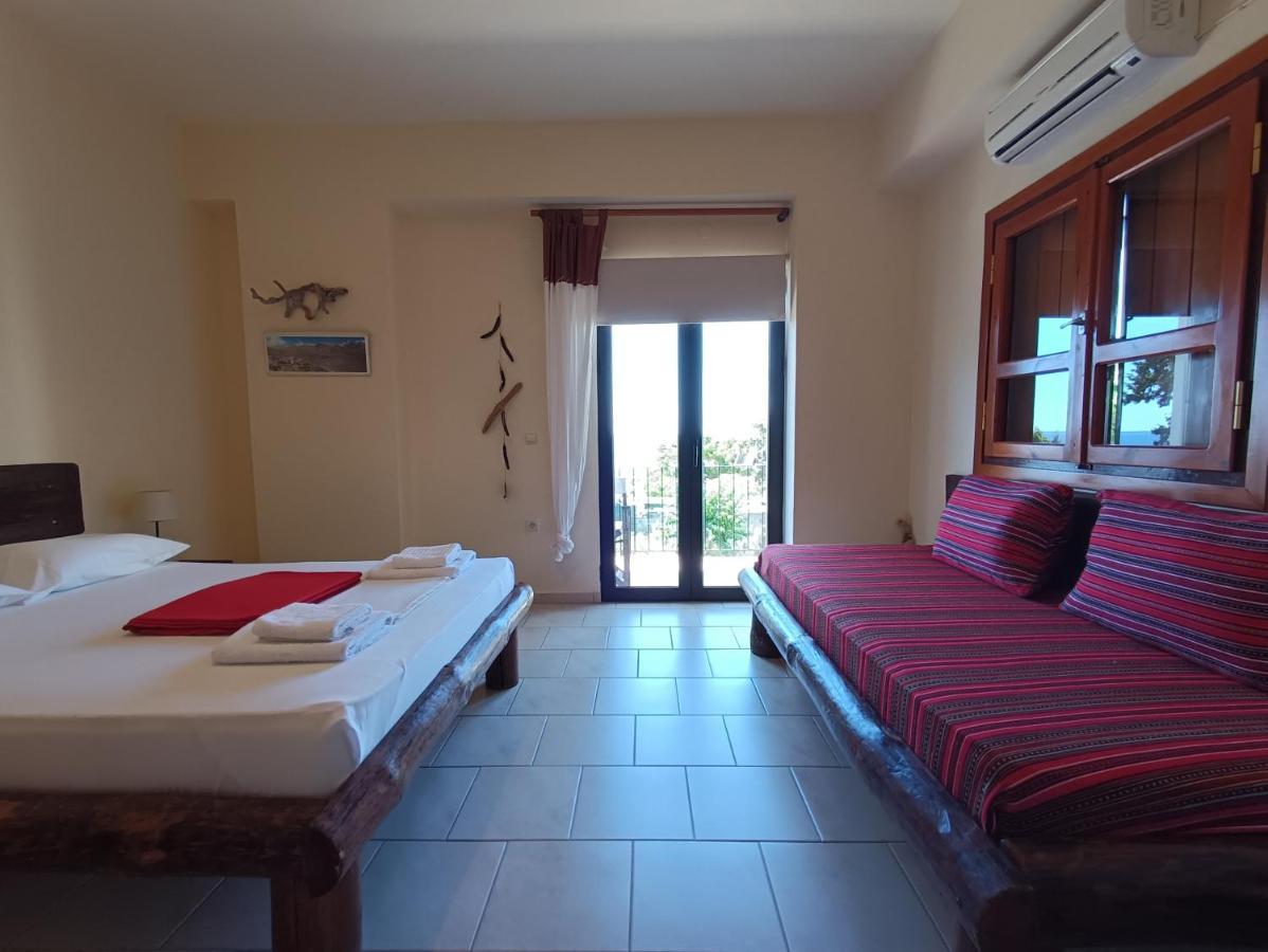 Pachnes Bed And Breakfast Agía Rouméli Extérieur photo